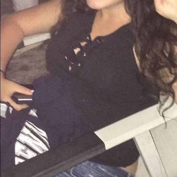 Abercrombie and Fitch essentials cropped tank top - Picture 6 of 6